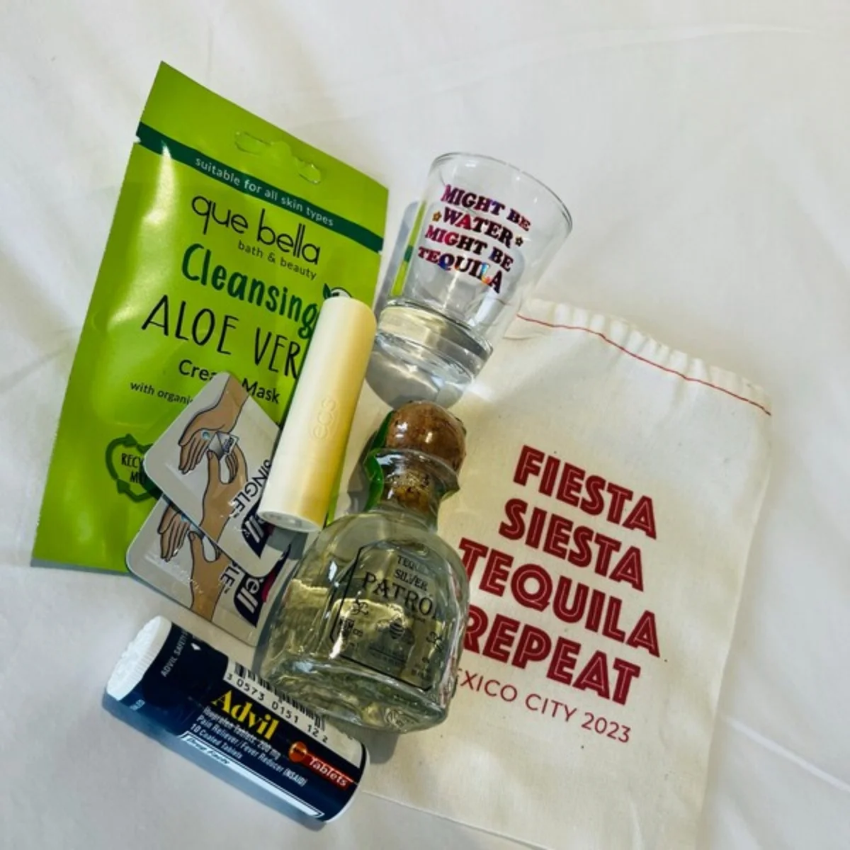 20 piezas Fiesta Siesta Tequila Repeat - Bachelorette Party - Kit de resaca bolsas - Kit de recuperación de resaca - Regalo personalizado - Survi de México