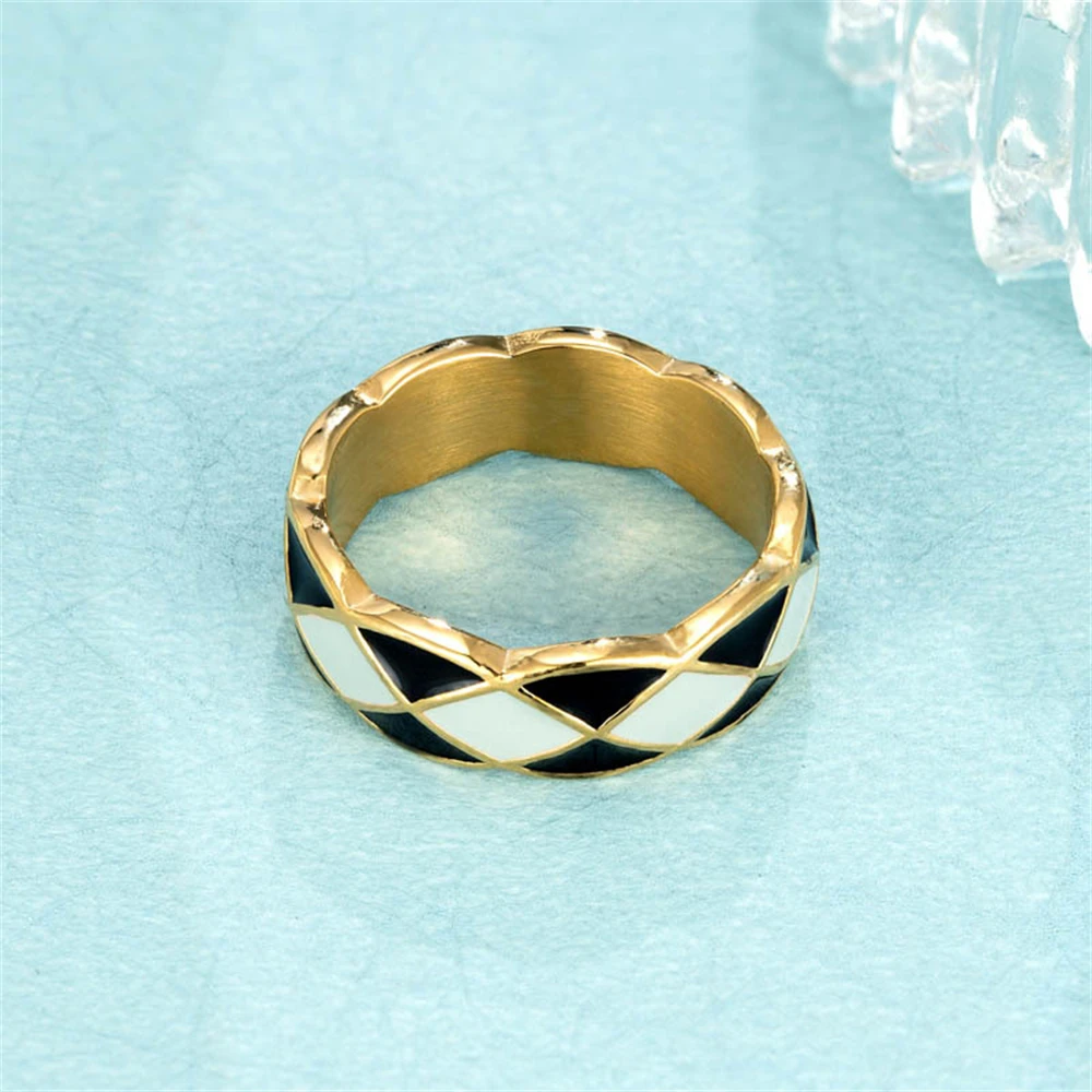 Women High Quality Enamel Black and White Checkered Diamond Ring Titanium Steel Gold Plated Ladies To Attend The Party Jewelry