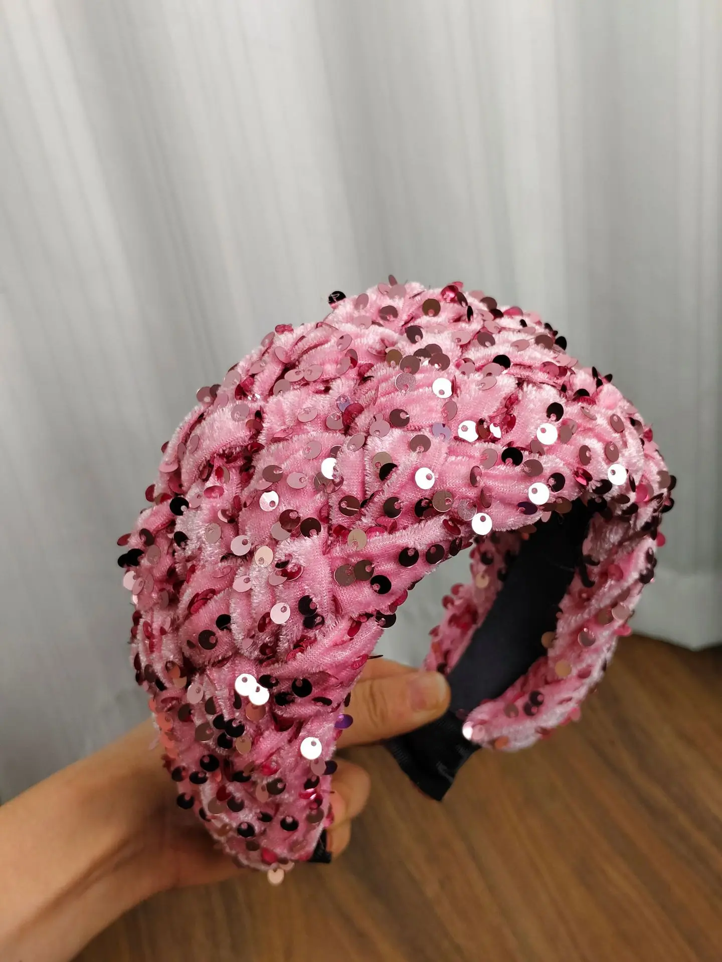 Aksesoris Rambut High-end: Headband Rajut Payet Retro Mode Musim Gugur dan Musim Dingin