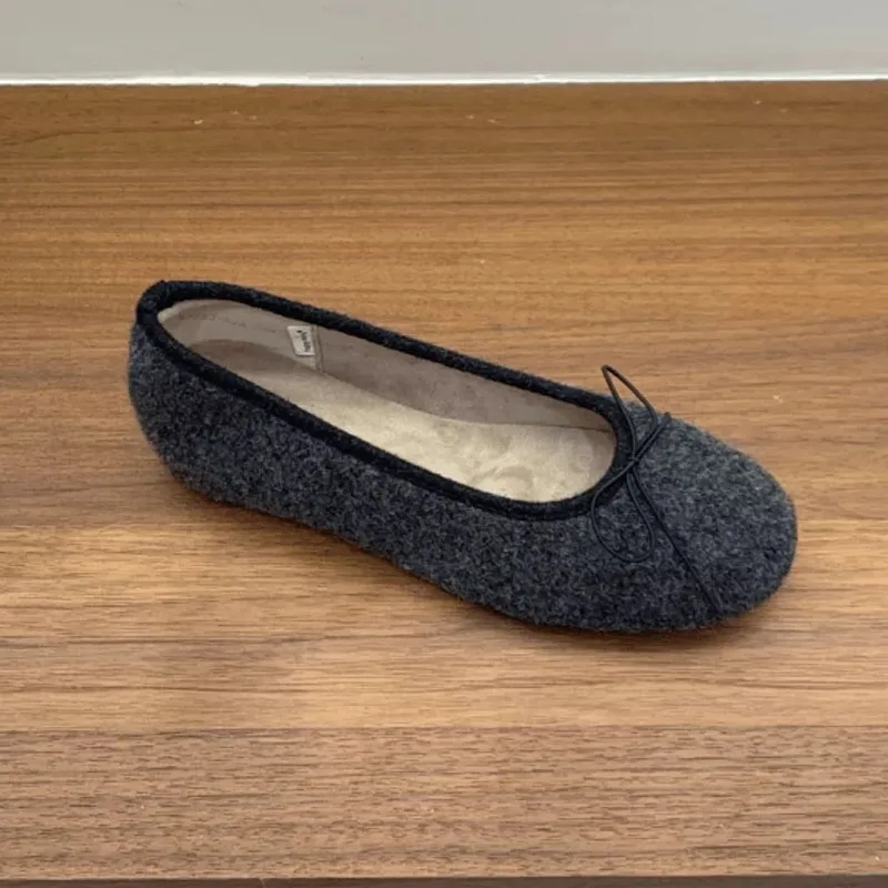 Neue Herbst-Winter-Mode: Pelz-Ballerinas für Damen, warme Slip-On-Schuhe mit runder Zehenpartie, flache Damenschuhe mit Schmetterlingsknoten und Plüschfutter. – Detail 7