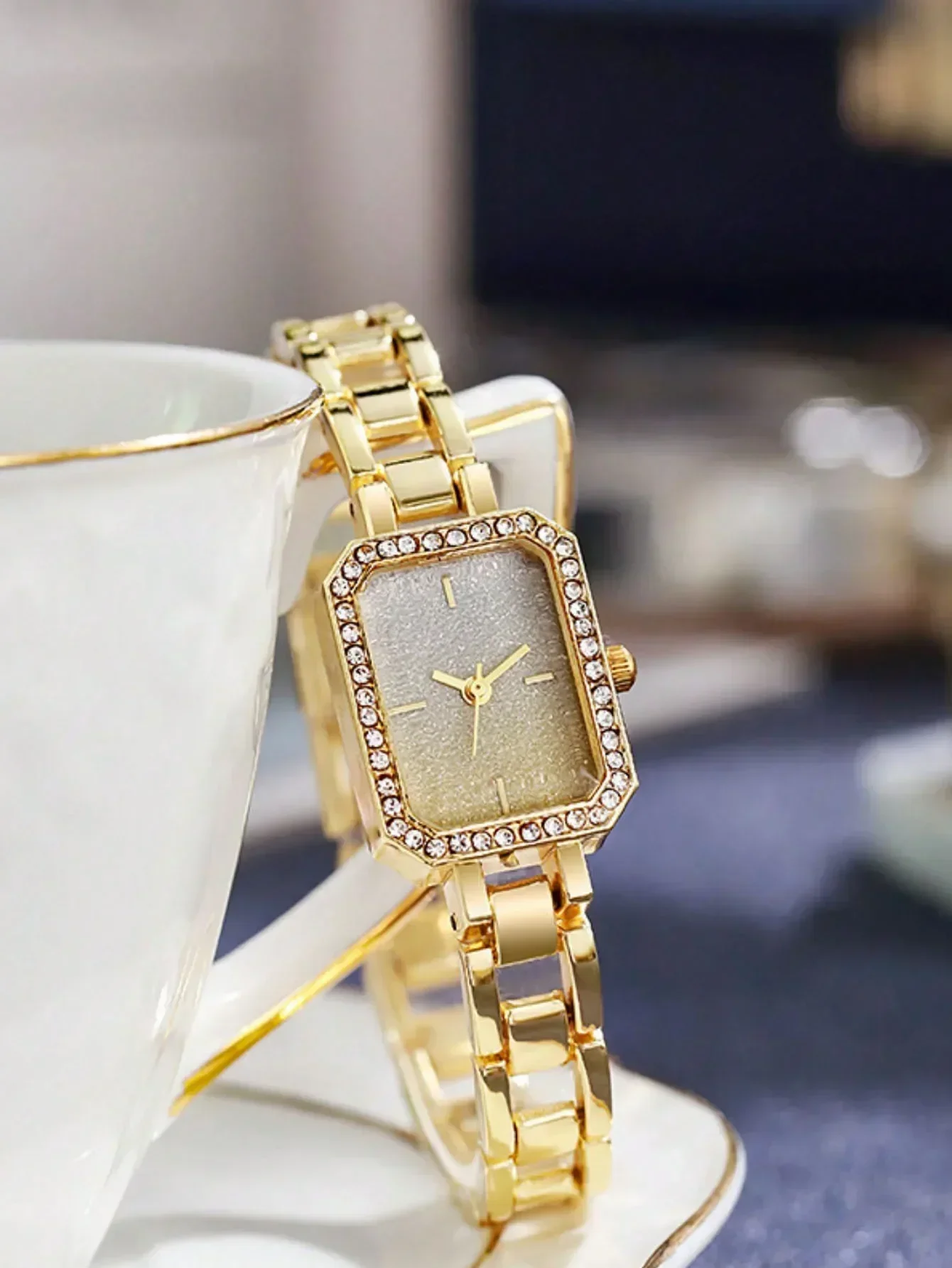 2pcs of fashionable women's rhinestone square watches, compact and elegant, starry sky casual student quartz watches