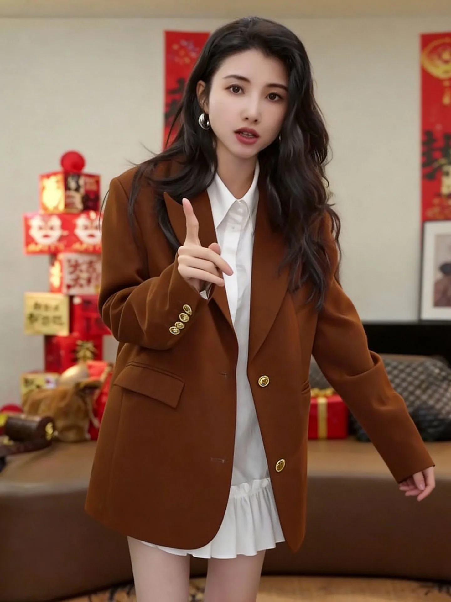 

Женский костюм Ele Caramel Color: Универсальный жакет для офиса и повседневной носки, верхняя одежда для невысоких, весна 2026