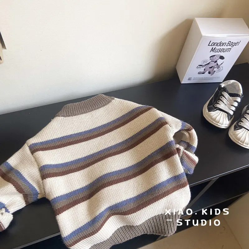 2025 الخريف الشتاء جديد الفتيان سترة غير رسمية الكورية موضة طويلة الأكمام س الرقبة مخطط رشاقته تريكو الاطفال الملابس الدافئة