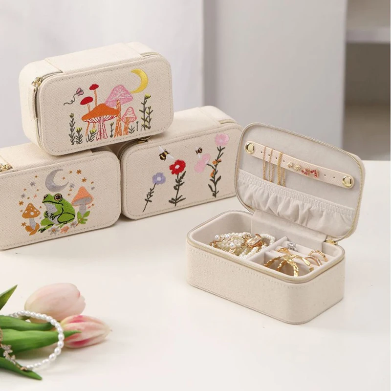 Exquisite Embroidered Jewelry Box Multi Functional Ring Necklace Storage Bag Cotton Hemp Cosmetic Clutch Send Birthday Gift