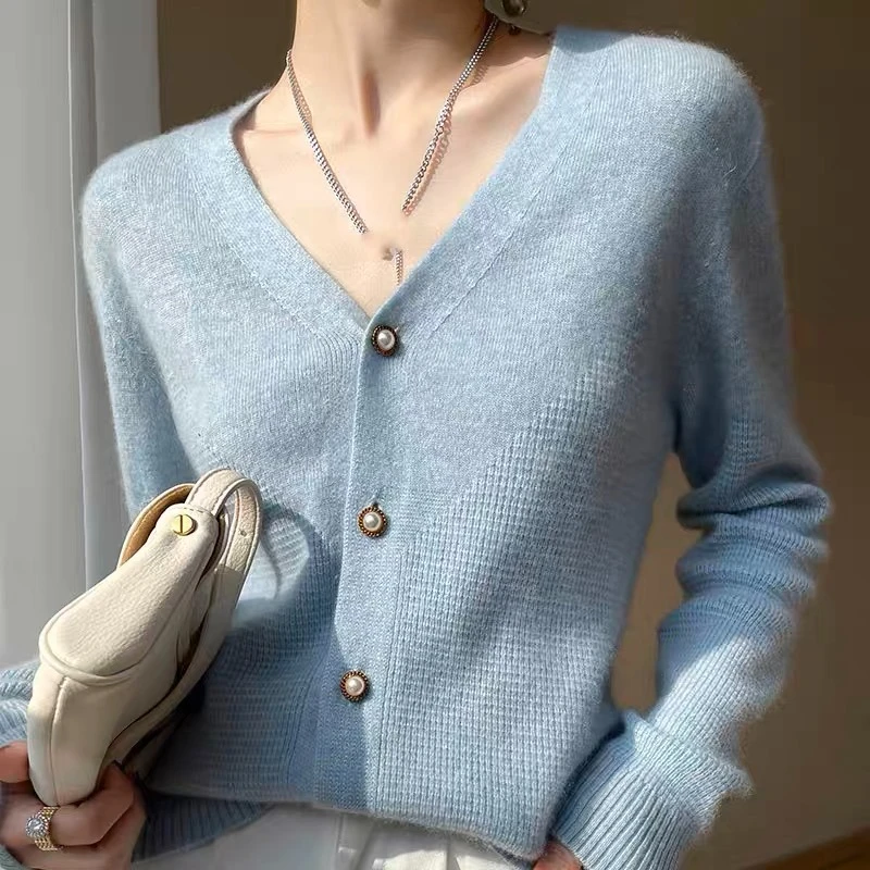 Automne hiver 2025 dame polyvalent tricots hauts courts coréen solide mode chandails femmes col en v simple boutonnage mince Cardigans
