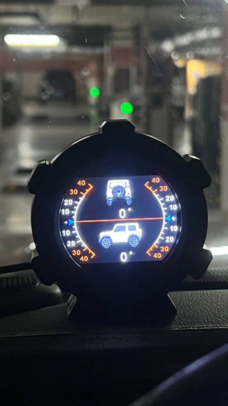 

Высокоточный автомобильный проекционный дисплей (HUD) с многофункциональным измерителем угла наклона, высотомером, спидометром и GPS-позиционированием