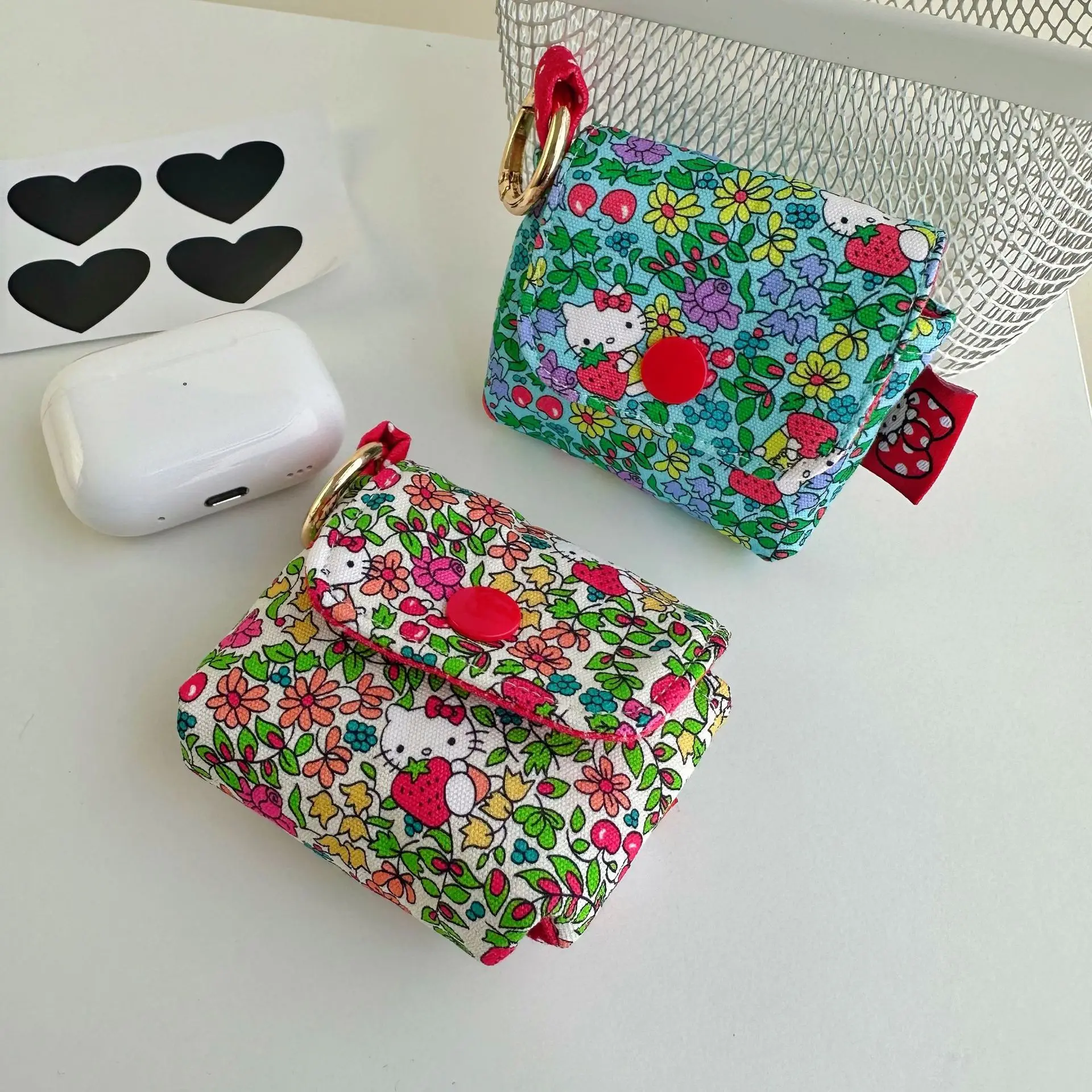 

Cute Hello Kitty Niche Floral Strawberry Mini Headphone Bag Cat KT Organizer Portable Multi-functional Coin Purse Case Holder