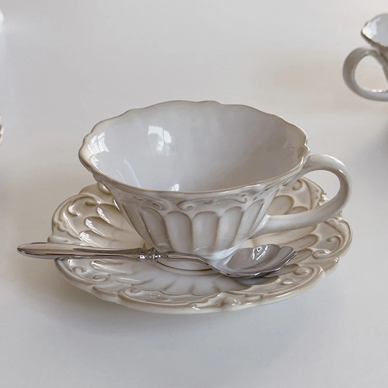 Retro Coffee Cup Dish 2Pcs Set Light Luxury Household Drinking Cup and Dessert Plate Suit French Afternoon Tea Ceramic Tableware