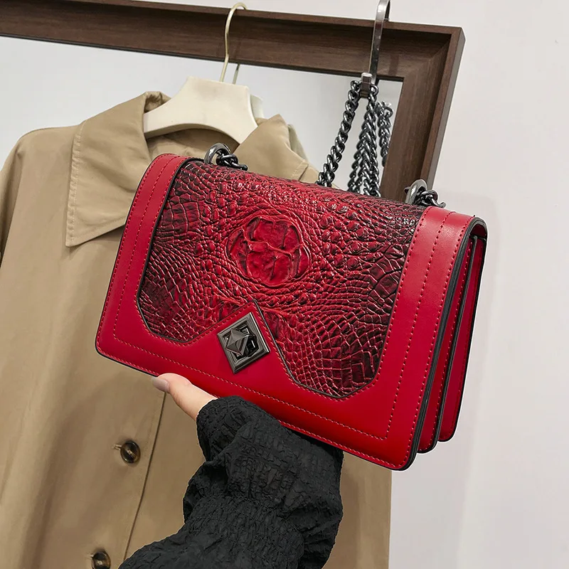 

Сумка на цепочке в европейском и американском стиле 2025 года — рисунок рыбьей чешуи, городская элегантная нишевая сумка через плечо для женщин