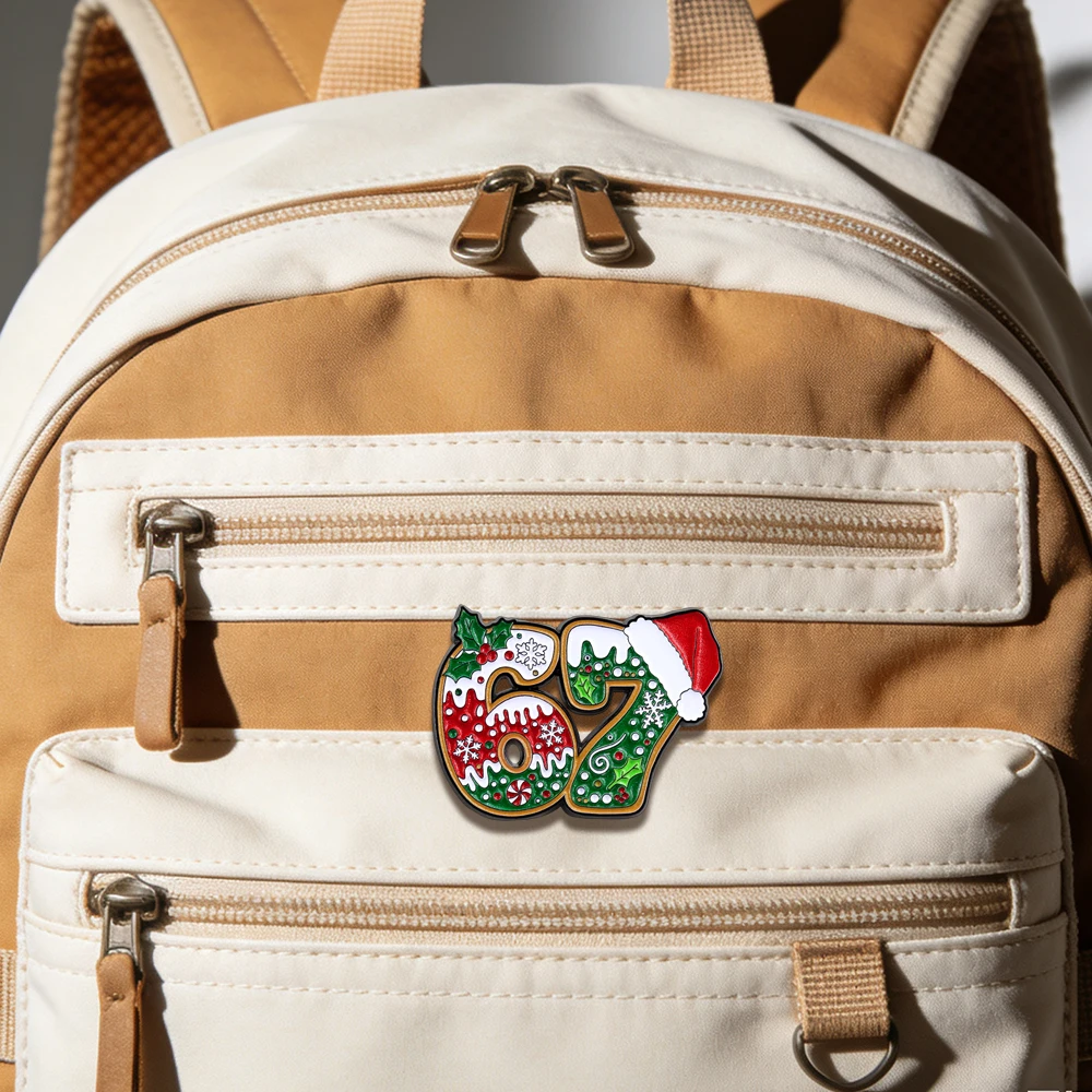 Lustige Six Seven 67 Emaille-Pin Weihnachts-Lebkuchen-Brosche Brainrot-Humor-Abzeichen Gen Alpha Slang Schmuck Geschenk für Teenager Fa – Detail 8