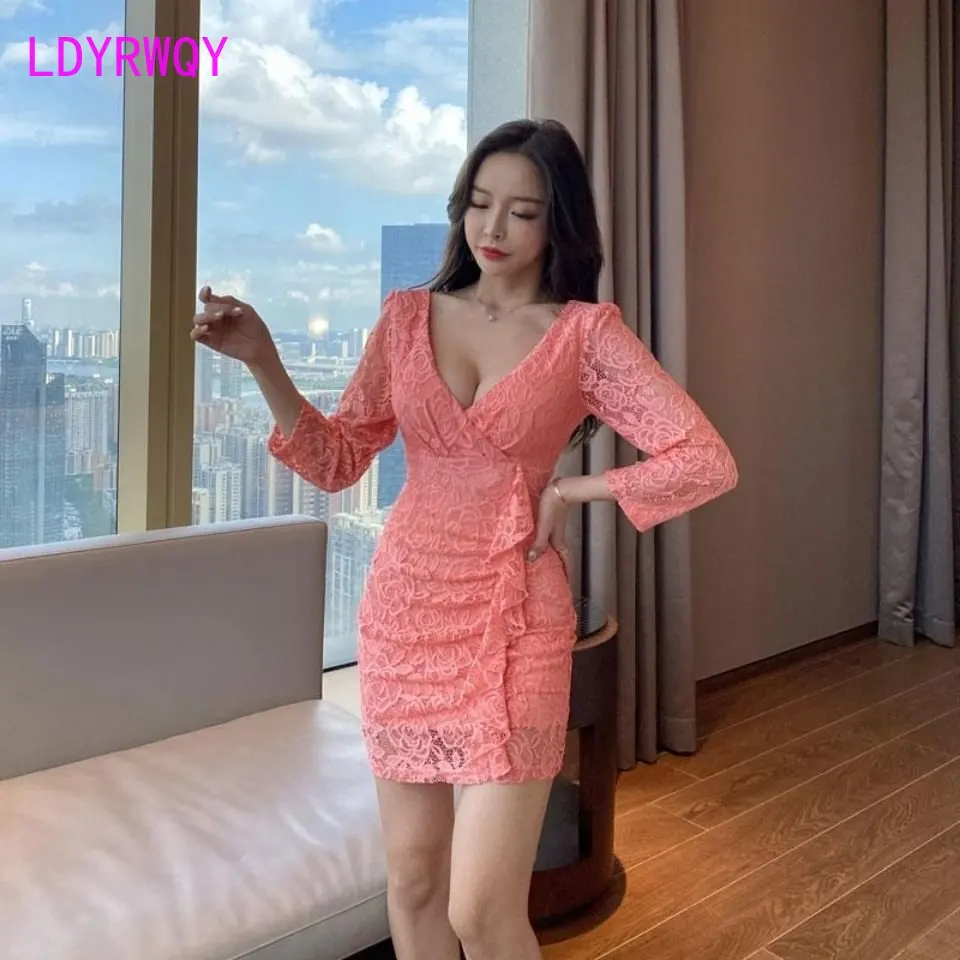 

Nightclub sexy deep V tight buttock wrap long-sleeved lace bottom dress autumn 2023 new female style buttock wrap