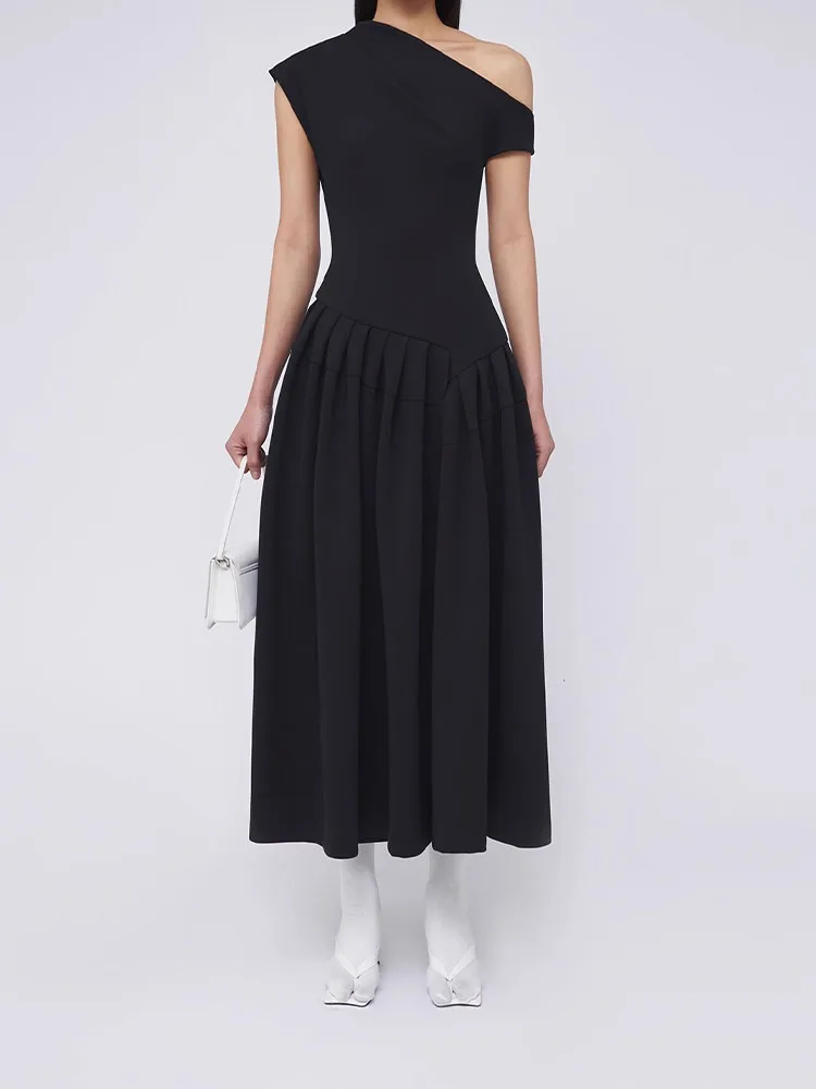 

2024 European and American style women's clothing new fashion solid color design pleated slim casual suspender dress