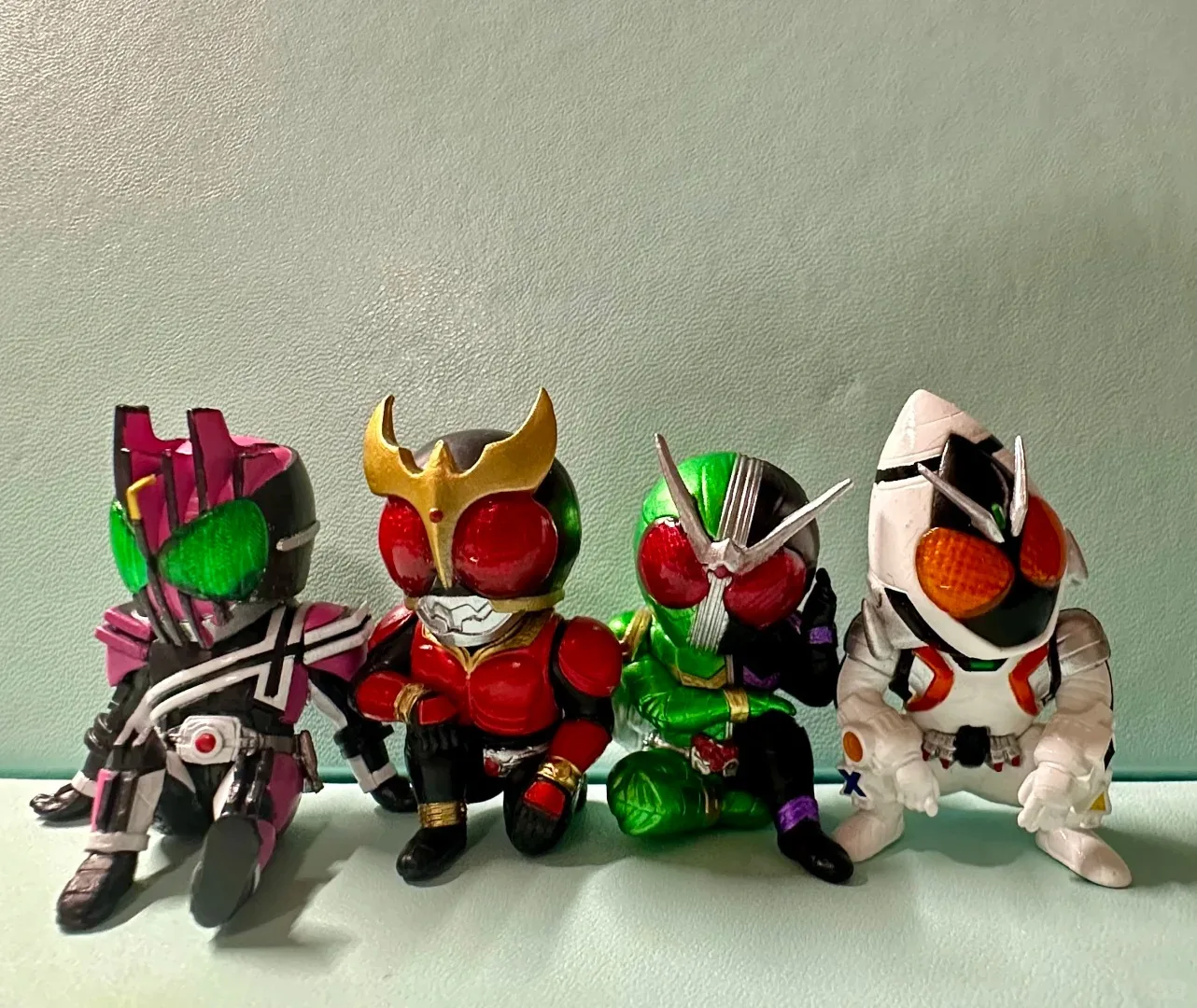 【มีสินค้าในสต็อก】 ของเล่น Bandai Twisted Egg Sitting Still Waiting Kamen Rider W Emperor Riding Empty My Fourze Ornament 2