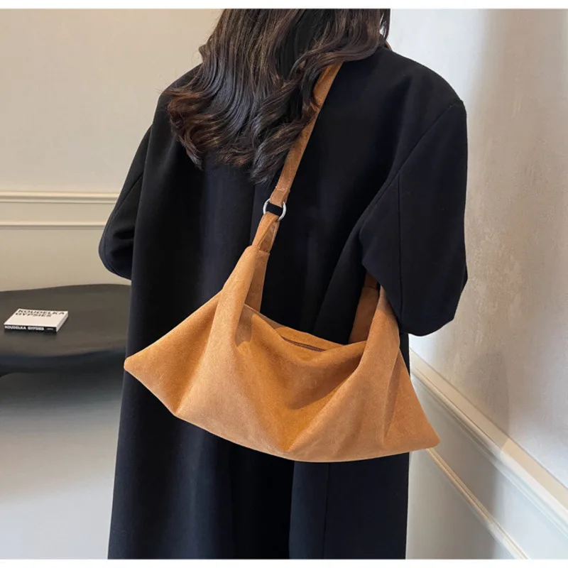 Bolso de compras de gran capacidad con cordón de terciopelo para mujer, bolsa de mano para las axilas, bolso de viaje, otoño e invierno, combina con todo