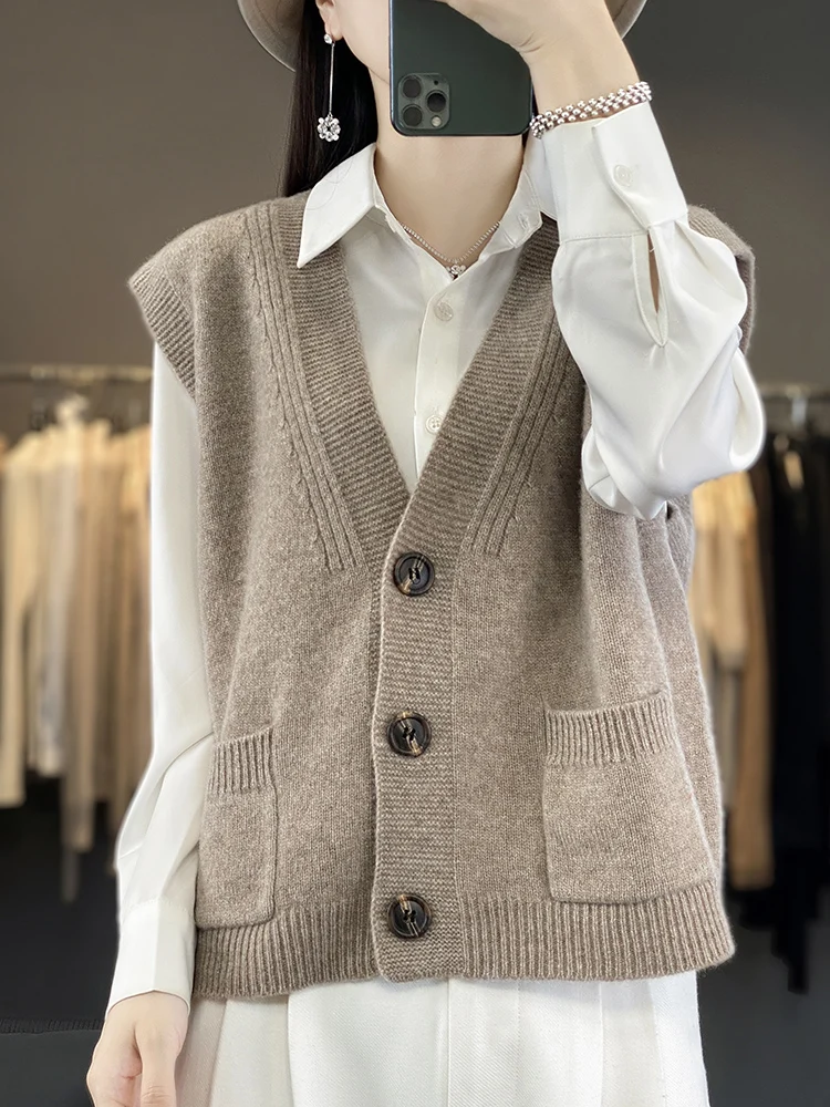 Autumn Winter New Arrival Women's Merino Wool Sweater V‑Neck Button Closure Dual Patch Pockets Easy Wear Sleeveless Waistcoat