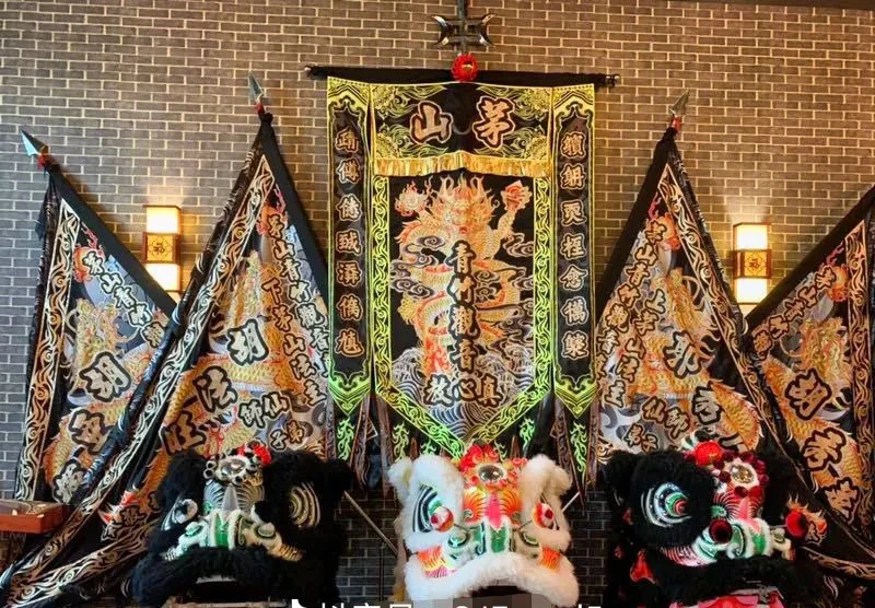 144cm* 96cm Lion Dance 3 pcs Flag  size 4 double-layer satin 2 triangle 1 rectangle Ceremony Banner DecorDoor Festival Carnival