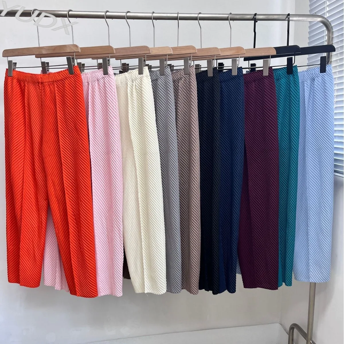 

YUDX Miyake Pleated Fish Scale Pants Multicolor Fashion Design 2023 Fall New Loose Casual Slim Women's Nine-minute Haren Pants