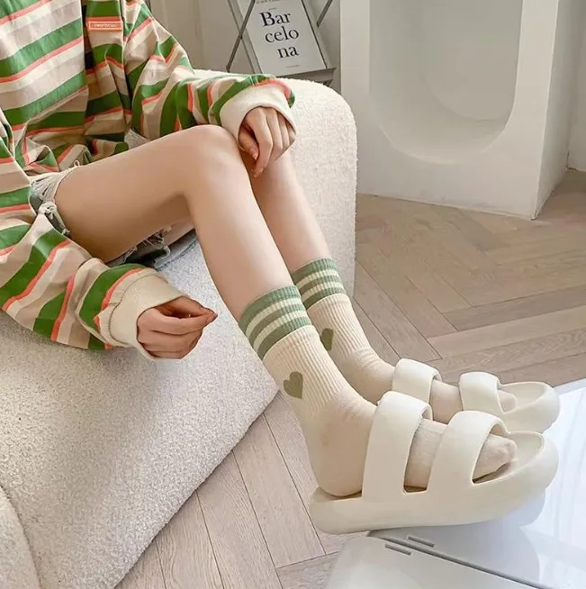Lovely Japanese Harajuku Striped Cotton Gift Calcetines Mujer Heart Embroidery, Cute Girls Ankle Socks With Daily Holiday