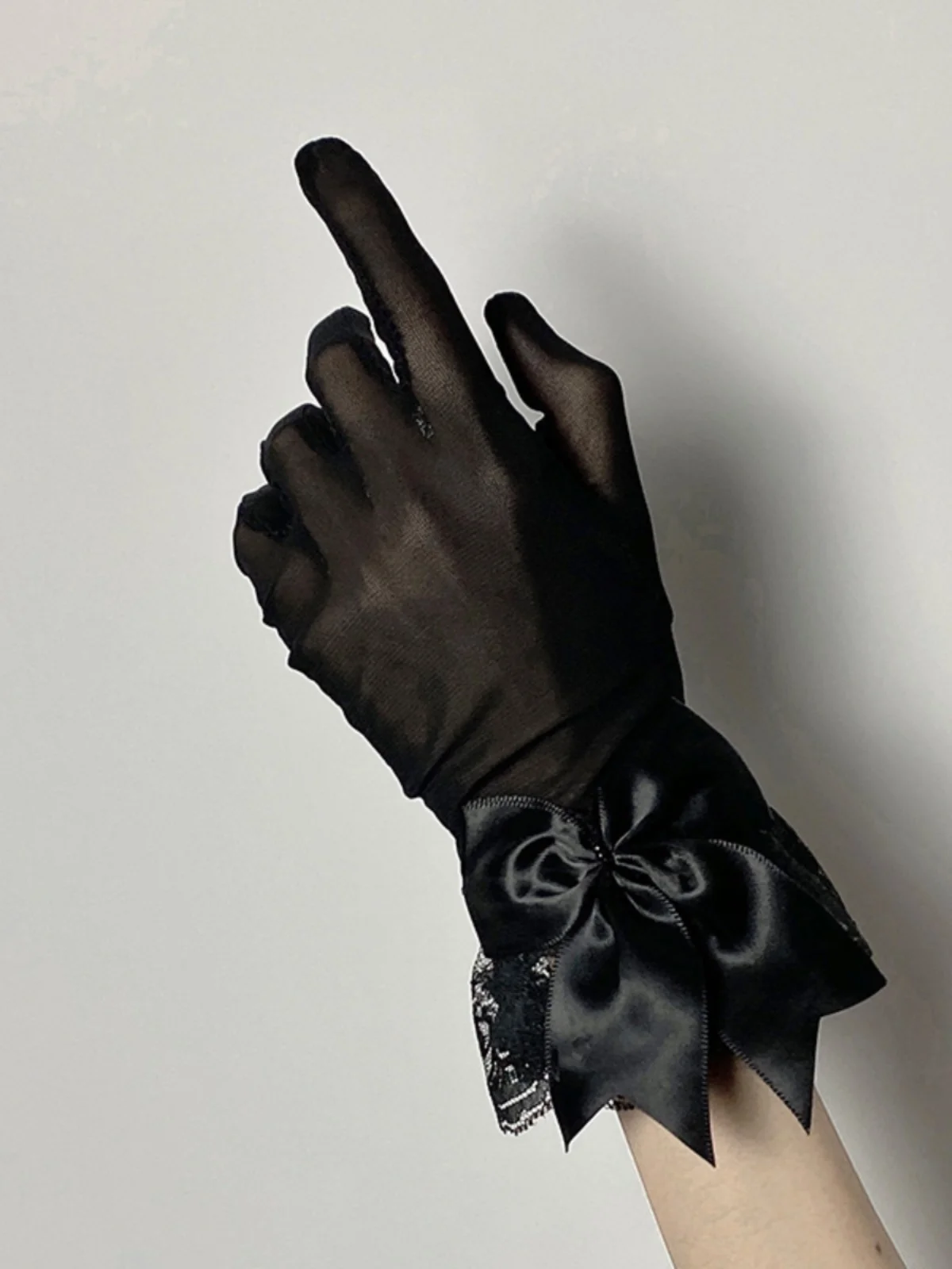 Gants gothiques Lolita avec nœuds en dentelle noire pour femmes