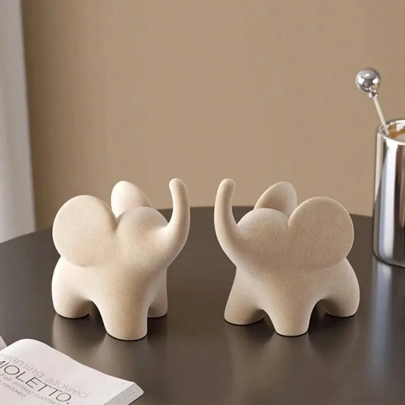 1pcs Little Elephant Ornaments, Creative Home and Office Desktop Decoration, Cute Little Elephant Ornaments, Creative Gifts