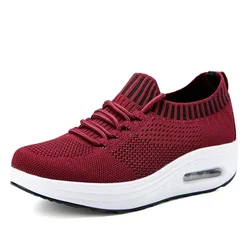 Sneakers con plateau stringate da donna Casual in maglia traspirante zeppe sottili scarpe da ginnastica da passeggio all'aperto scarpe da donna con aumento dell'altezza