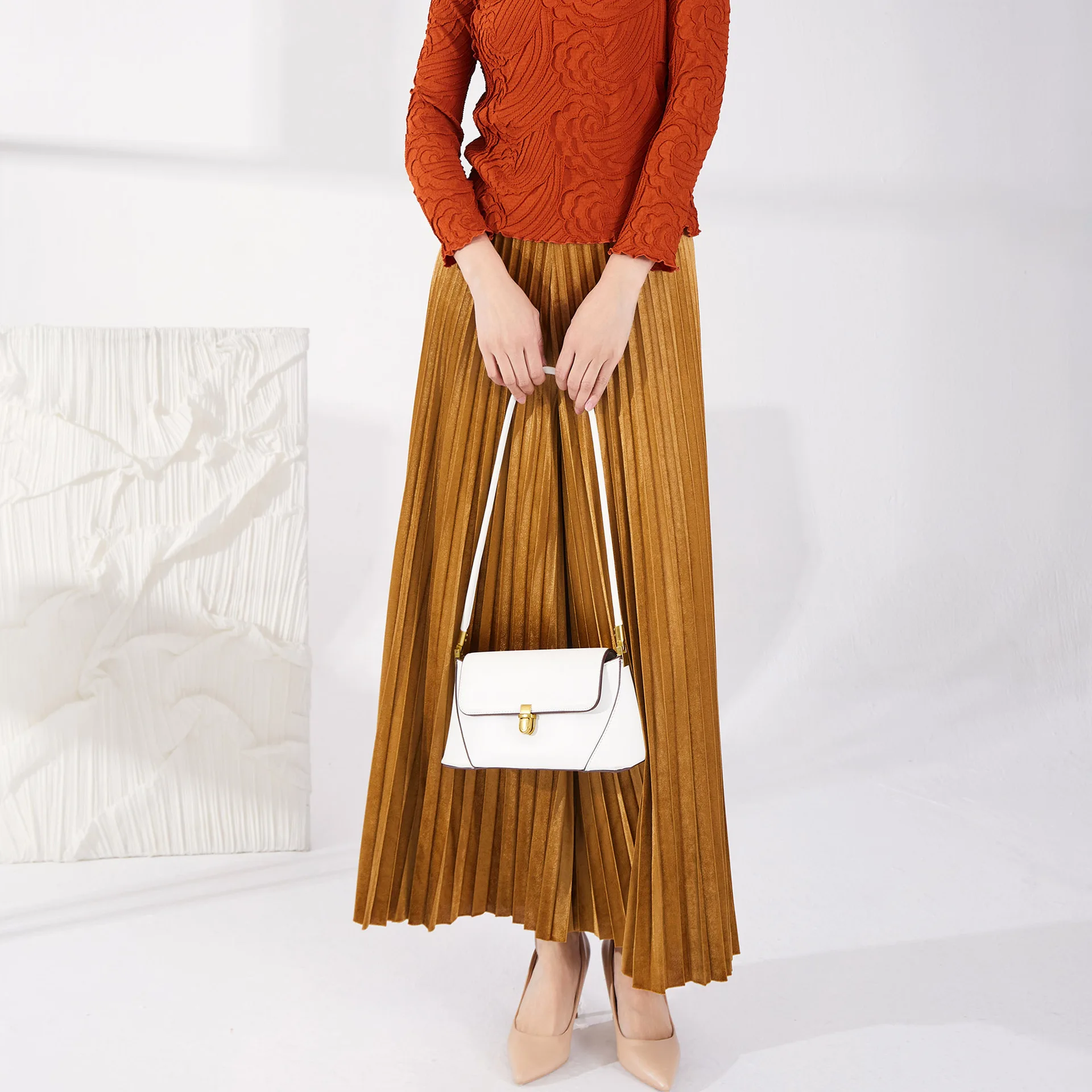 High Quality Plus Size Women Fashion Golden Velvet Casual Pants Women High Waist Wide Leg Pants Pleated Pants