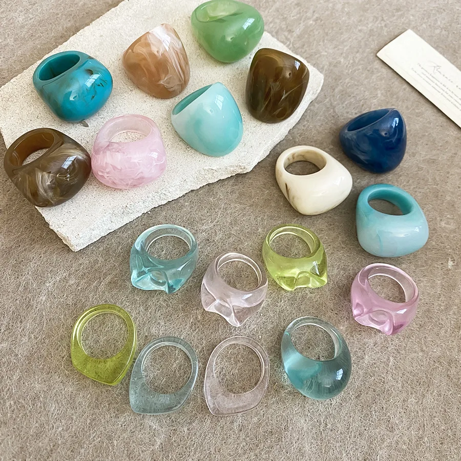 Unregelmäßige, verfärbte Acrylringe für Damen und Mädchen – Bunte, ästhetische Zeigefingerringe aus Harz – Schmuck