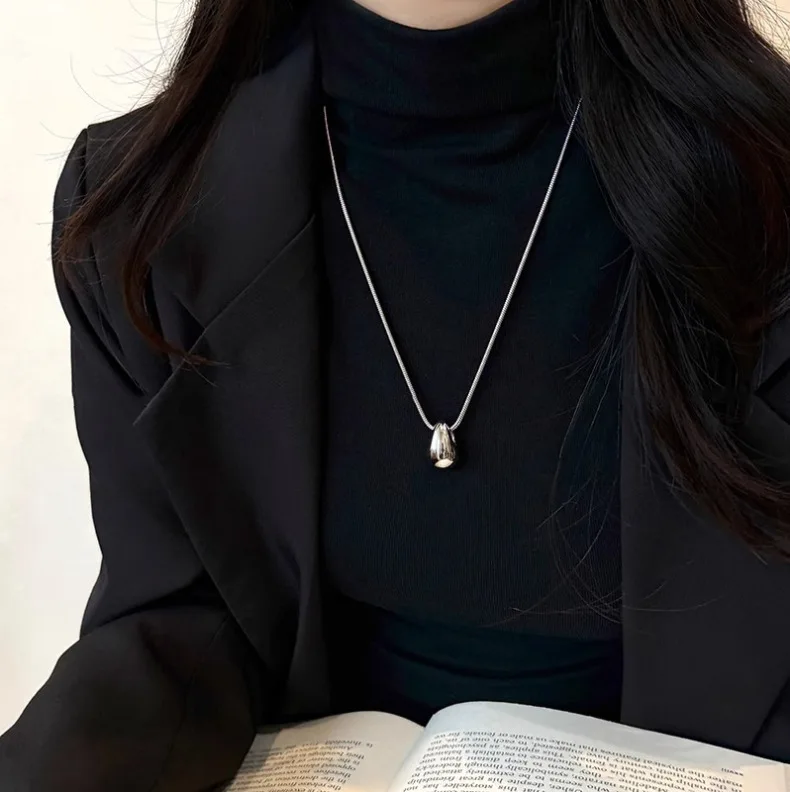 트렌디한 미니멀리스트 롱 티어드롭 참 펜던트 목걸이 여성용 가을 겨울 스웨터 체인 패션 Y2K 액세서리 주얼리 선물