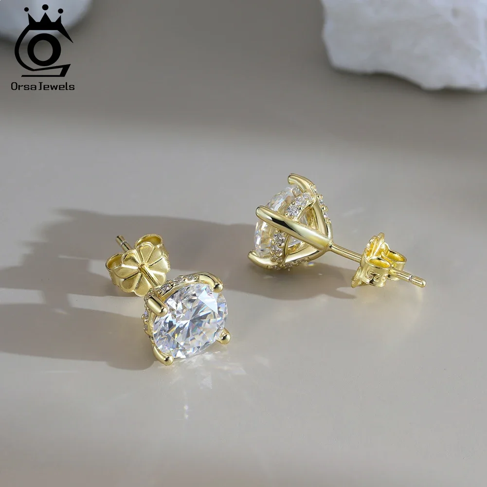 

ORSA JEWELS 925 Sterling Silver D Color Moissanite Earrings Four Clawed Moissanite Earrings for Women Shiny Party Jewelry MOE10