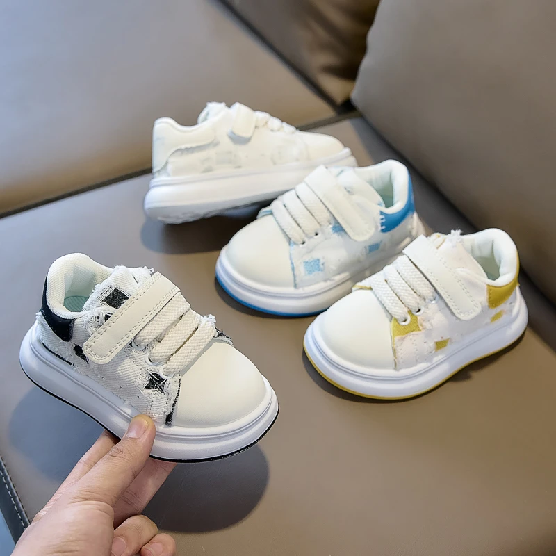 Kinder Freizeitschuhe mit Klettverschluss Weiche Sohle Jungen Mädchen Sportschuhe Runde Zehen Rutschfest 2026 Brandneue Kinder-Outdoor-Schuhe – Detail 3
