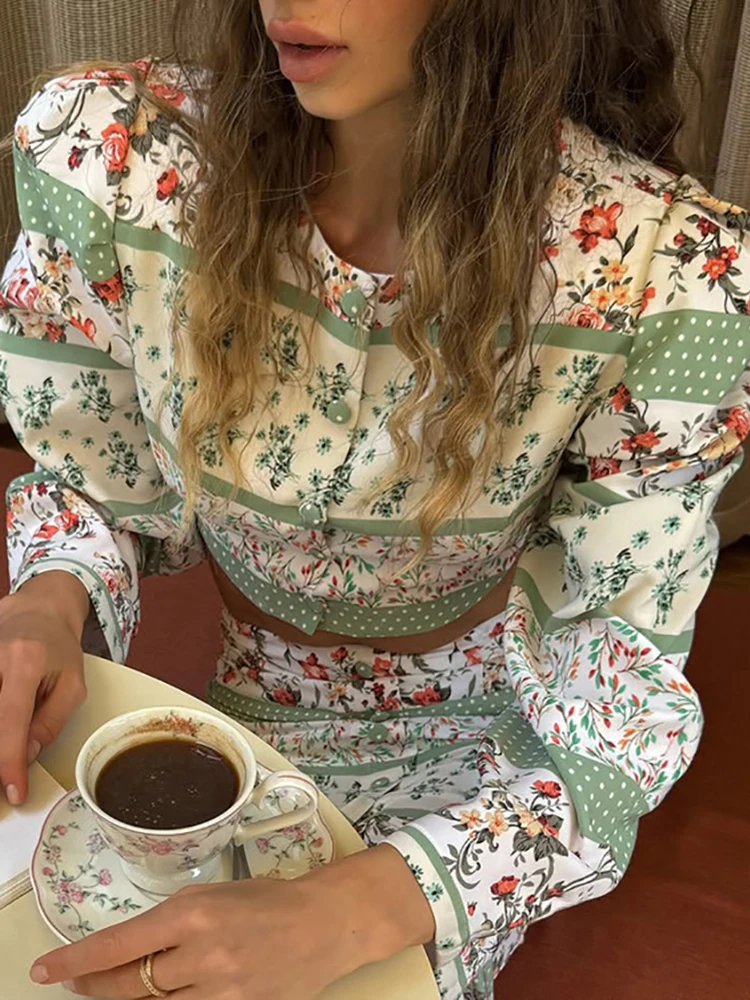 

Elegant High Waisted Holiday Outfit Autumn Pattern Printed Long Sleeved Two Piece Set Casual O Crop Top and Skirt Slim Fit Suit