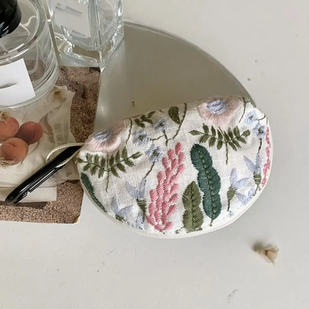 Cute Embroidery Storage Bag Cotton Linen Korean Style Earphone Bag Zipper Pouch Keychain Ethnic Style Coin Purse Girls