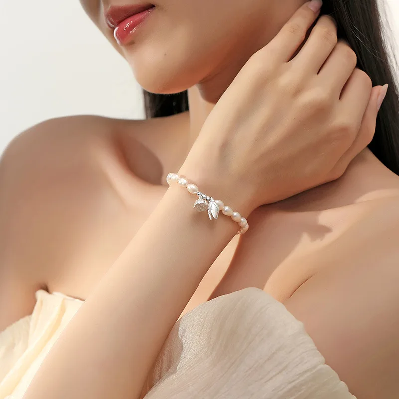 

Pendant Versatile Beaded Bracelet Women's Jewelry Elegant French Style Light Luxury Pearl Bracelet Soft Heart Lotus