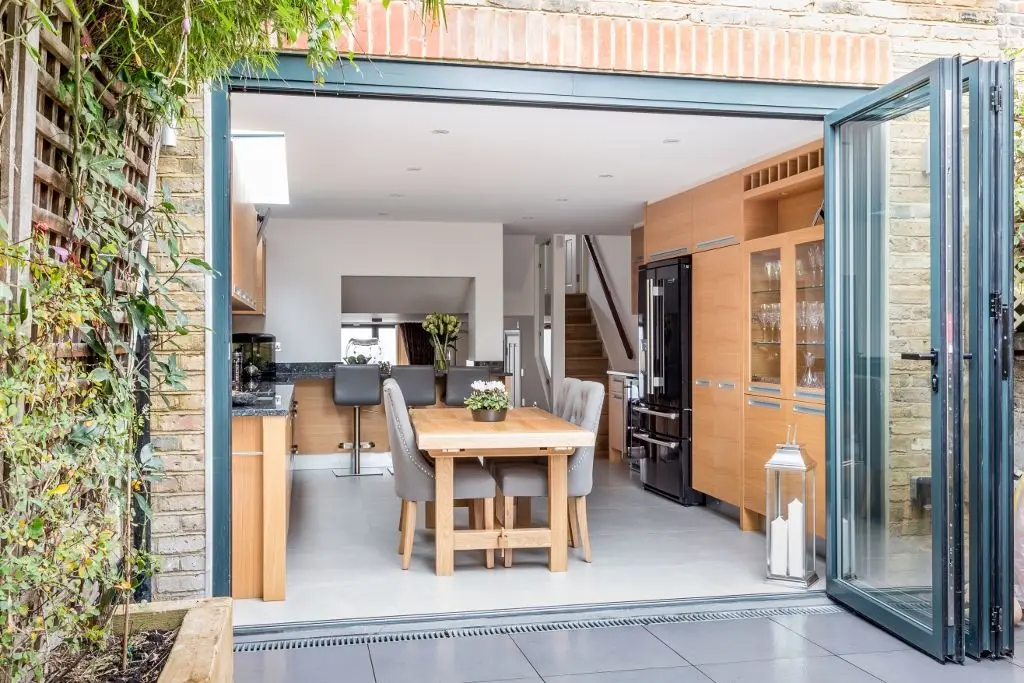 

Accordion Type Folding Door Extrior Modern Design Aluminium Frame Glass Bi-fold Door Balcony Sliding Folding Doors for Villa