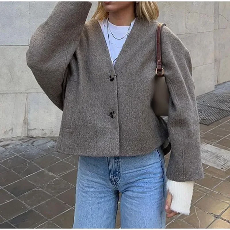 

V-neck long sleeve button short coat Europe and the United States autumn and winter fashion female commuter casual coat