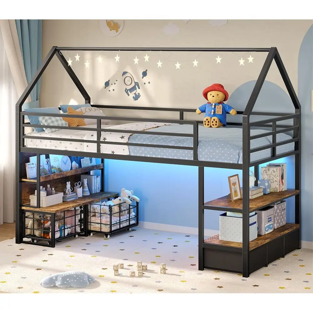 

Двуспальная низкая кровать-чердак с 5 ящиками, книжным шкафом, светодиодной подсветкой, открытыми полками, металлическим каркасом, рельсой безопасности и игровая зона для детей в B