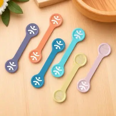 

6pcs Baby Clips Adjustable Fixer For Newborn Feeding Napkin Clamps Infant Feeding Clamps Children Portable Bib