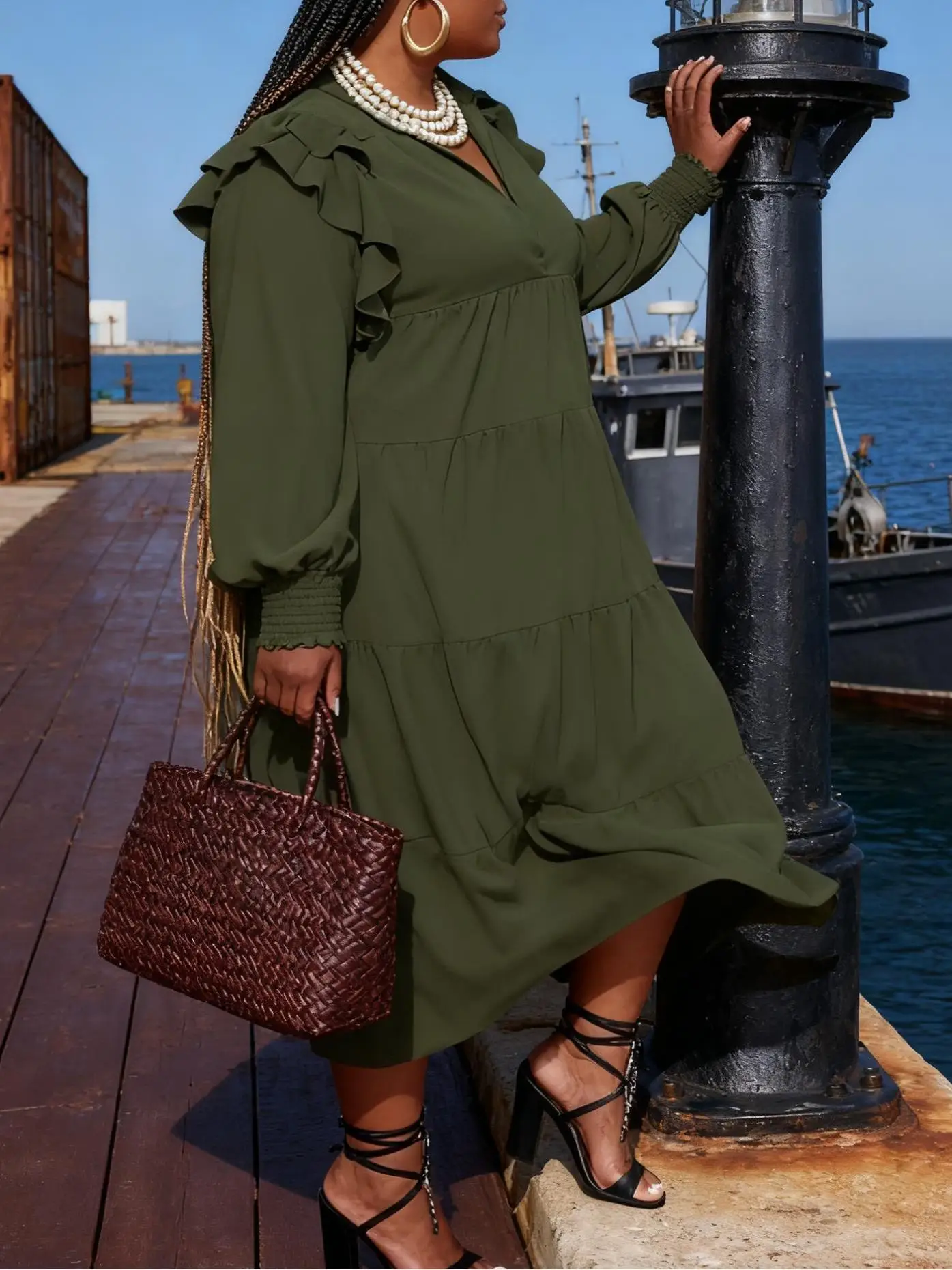 فستان نسائي طويل أنيق مقاس كبير مع أكمام فانوس على شكل حرف V