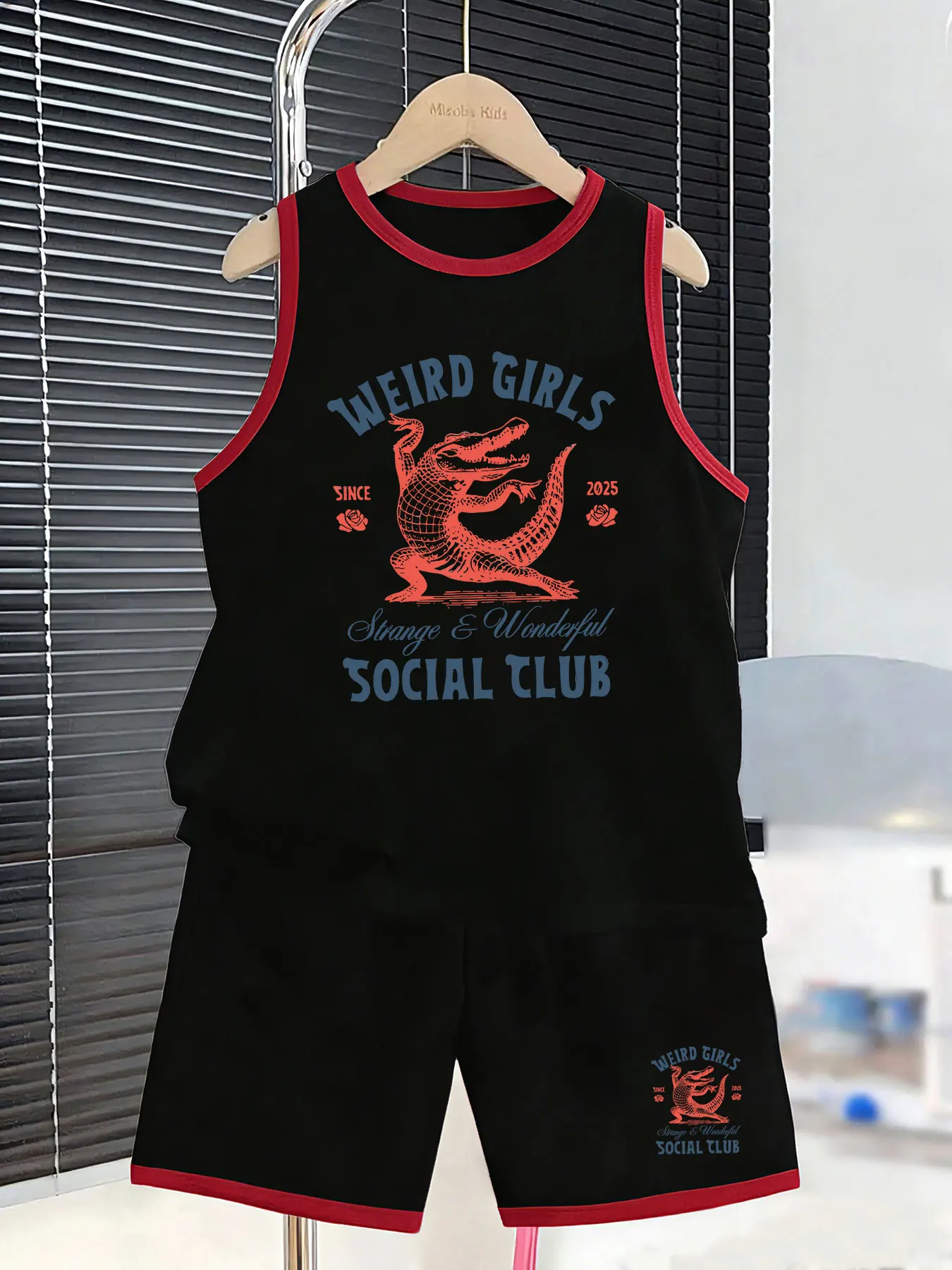 Boys' Retro Crocodile-themed Vest and Shorts Set, creating a trendy summer look. Selected breathable and skin-friendly fabric ke