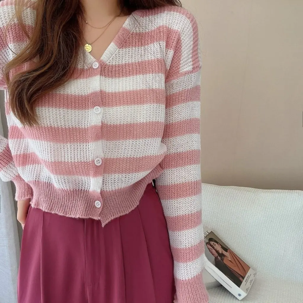 

Women's South Korea Chic Autumn Niche Lazy Style V-Neck Loose Single-Breasted Hollow-Out Long Sleeve Short Sweater