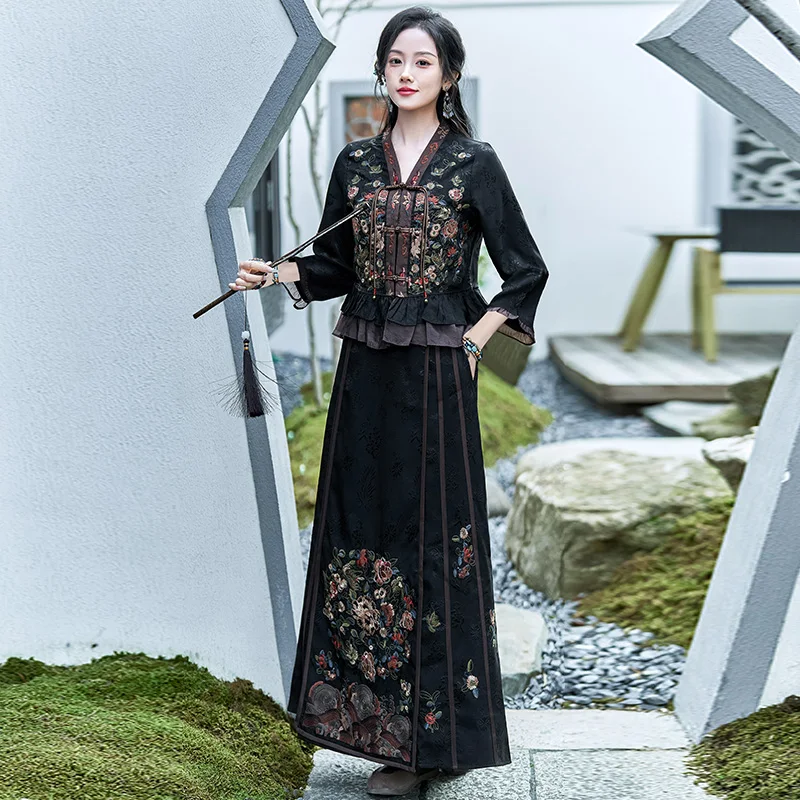 Three sets of new Chinese Hanfu improved women's clothing with Chinese style jacquard embroidery, Tang style ethnic style horse