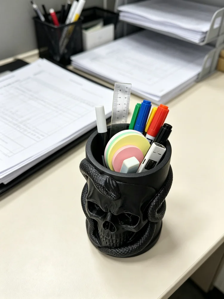 Stationery And Office Supply Stores - Portalápices con forma de calavera de