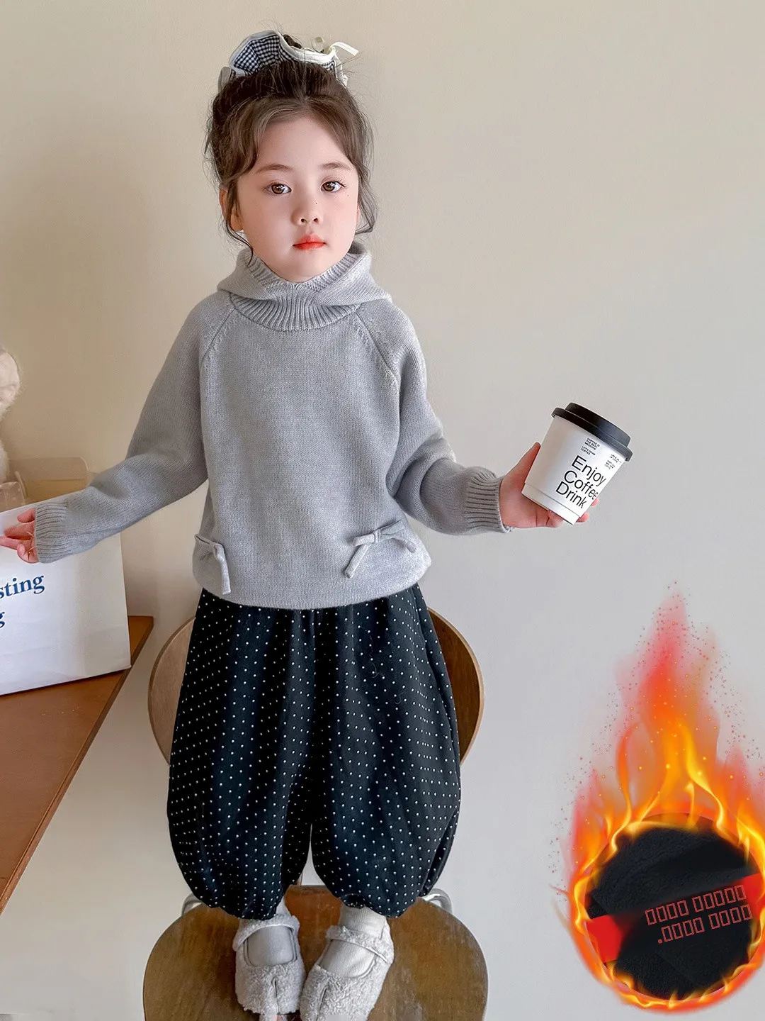 

Зимний свитер с капюшоном для девочек с галстуком-бабочкой и брюками в горошек, повседневный комплект из двух предметов, детская модная одежда