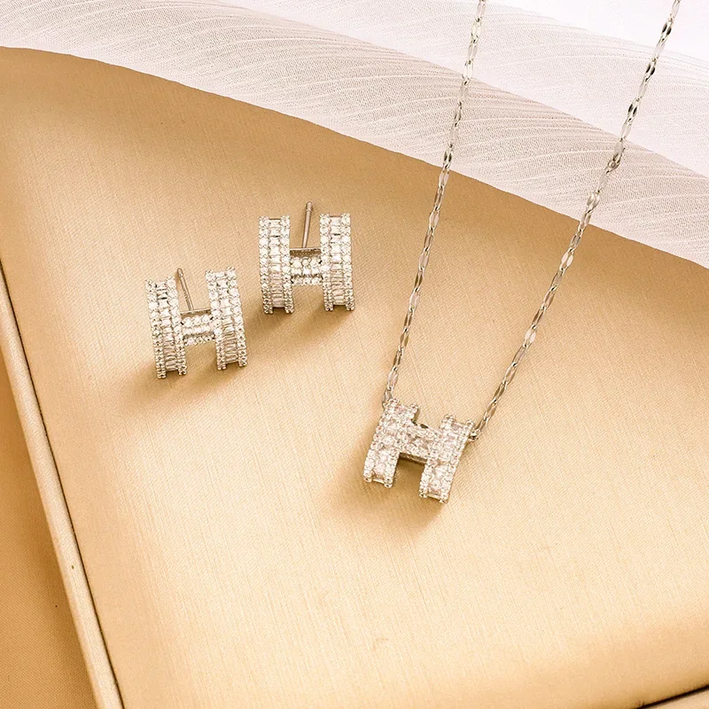 Модное колье для одежды, ретро-колье и женское колье с красивой квадратной подвеской из циркона.