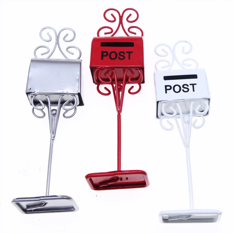 มินิจําลองเหล็กกล่องจดหมายตุ๊กตา House ยุโรปสไตล์ Miniature Garden House โพสต์เฟอร์นิเจอร์อุปกรณ์เสริมเด็กเล่นของเล่น