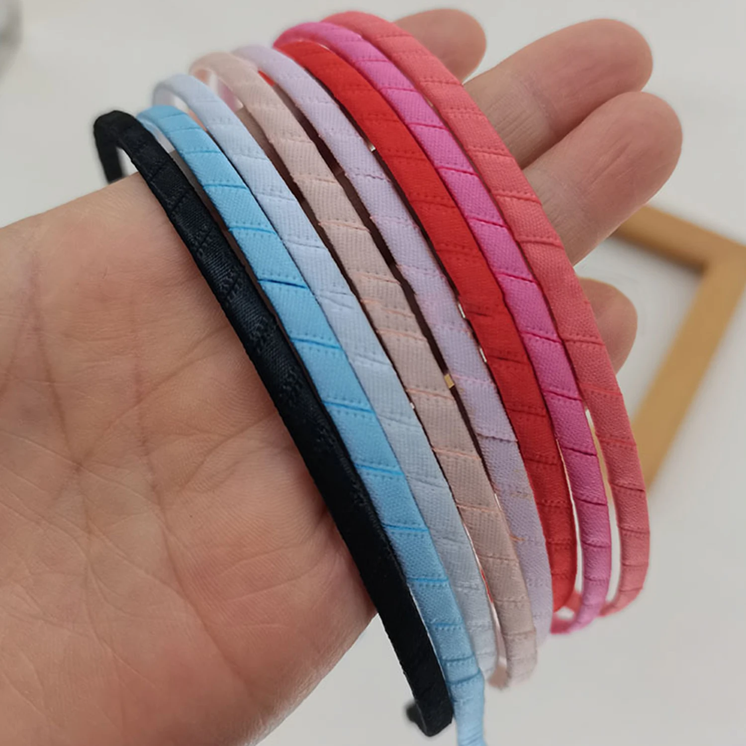 Fashion Hair Band Women Plastic Bezel Elegant Solid Color Thin Edge Toothed Non-slip Hair Hoop Headbands Girls Hair Accessories