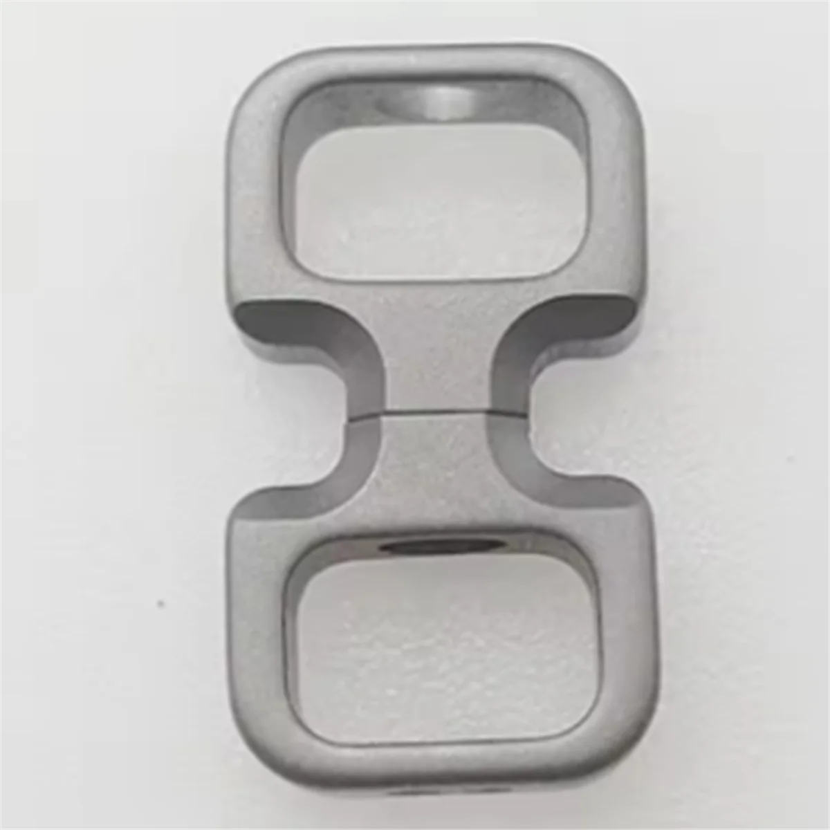 

Y31A Mini Titanium Alloy Rotating Keychain EDC Tools DIY Multifunctional Outdoor Car Keyring