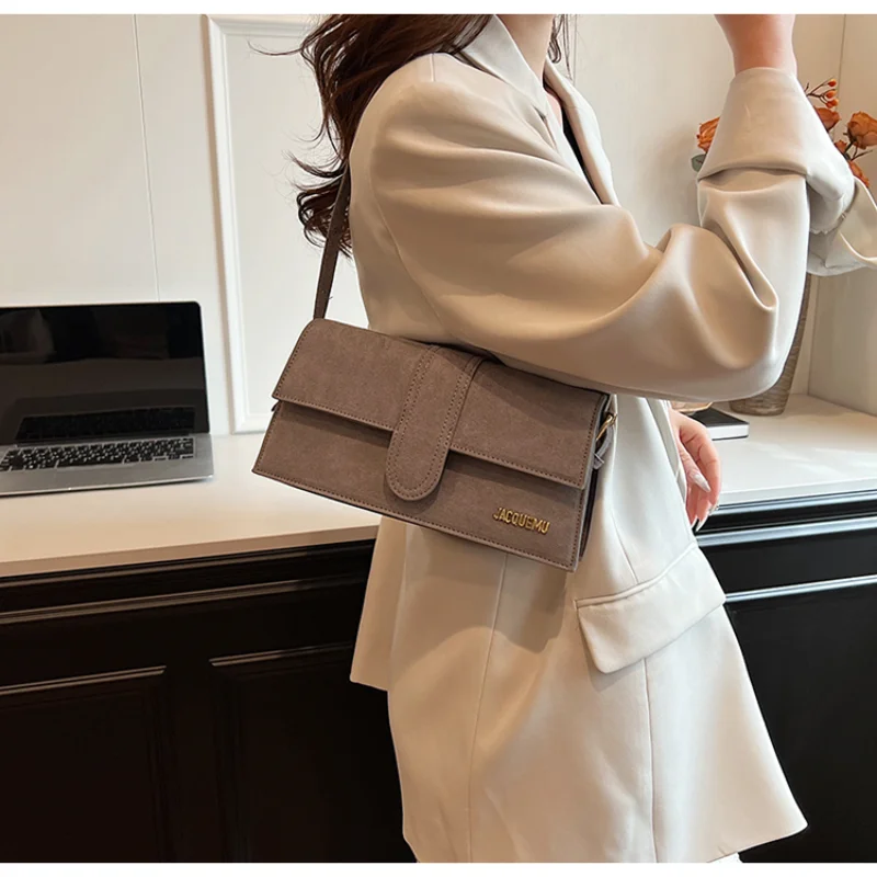 حقيبة كتف رياضية كاجوال للنساء للسفر اليومي مع مادة البولي يوريثان، تصميم مقاوم للماء، مقصورات متعددة، حزام قابل للتعديل