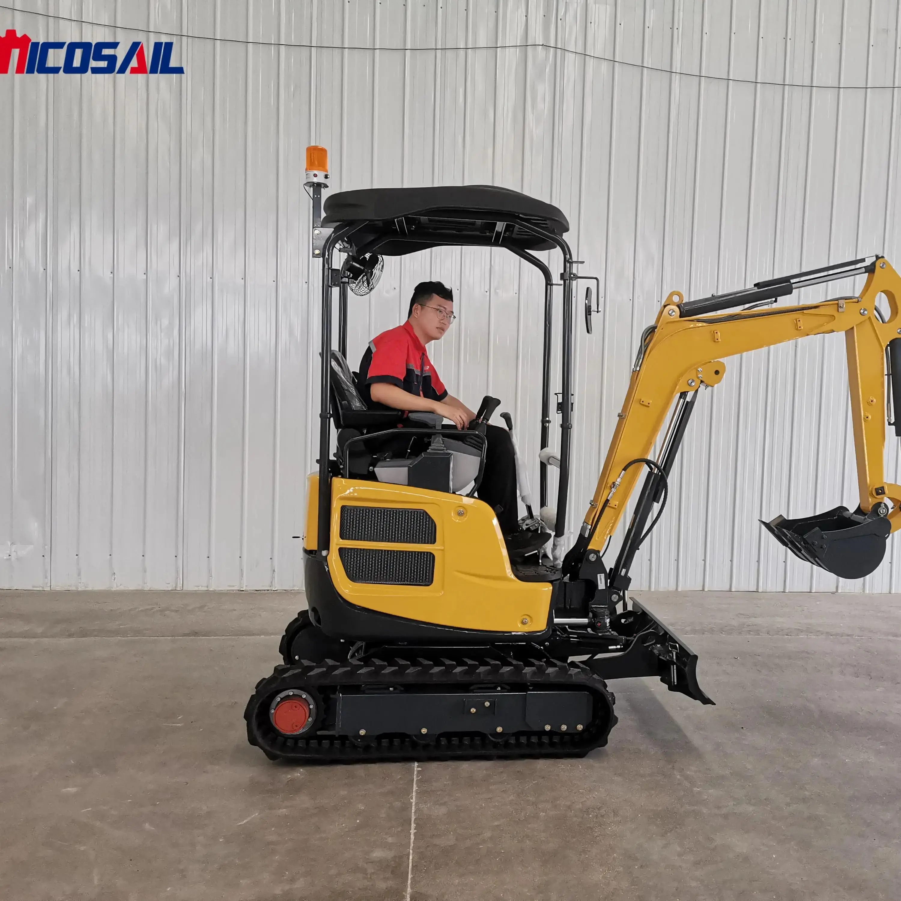 庭や農場用の小型ミニショベル、1.8トンと2トンの容量のコンパクトショベル販売中