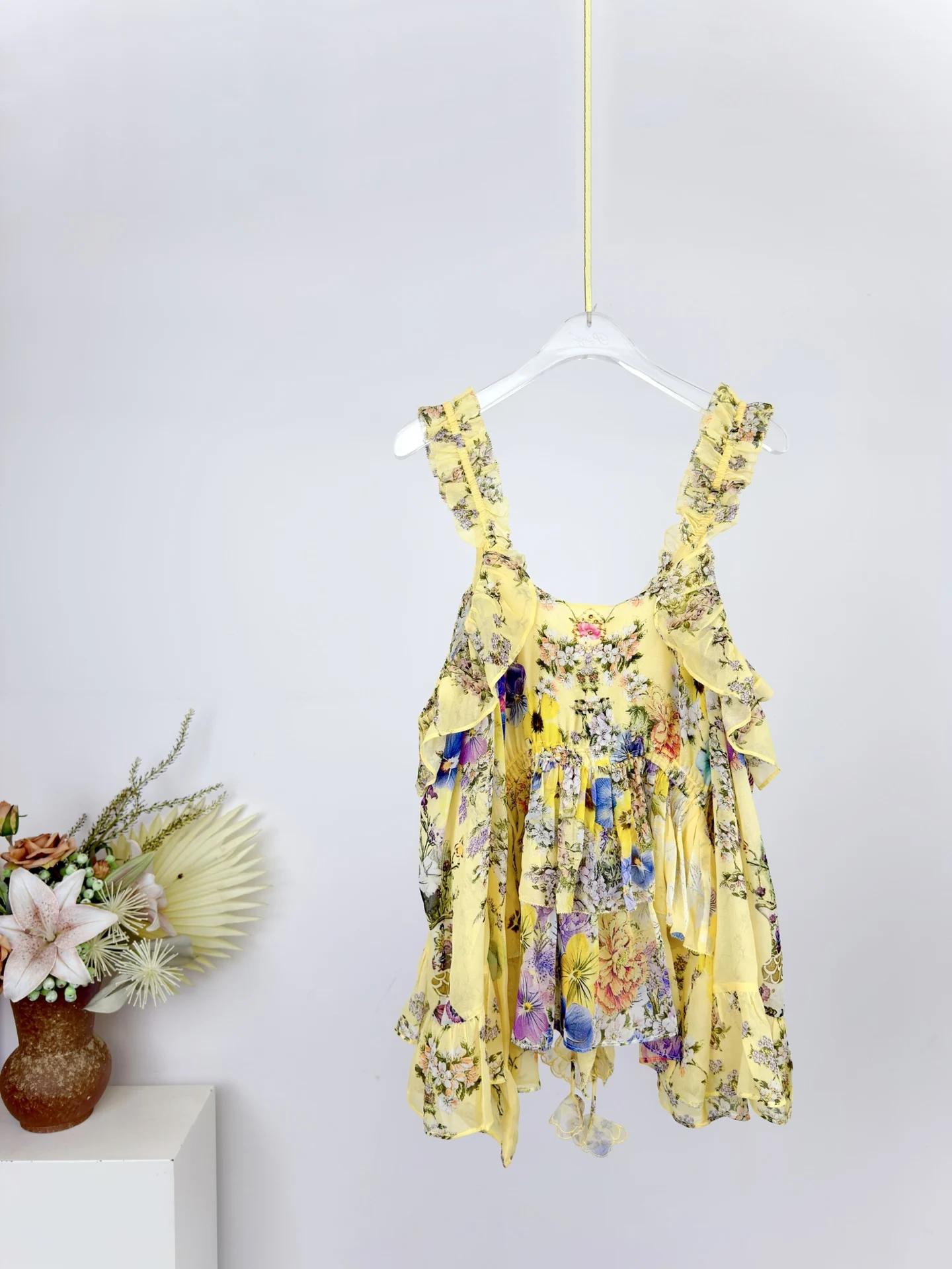 Women's Floral Print Yellow Vest 100% Silk Off-Shoulder Sleeveless V-Neck Fashion Tank Tops ﻿